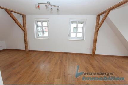 Schöne Dachgeschosswohnung mit großzügiger Dachterrasse - Plattling