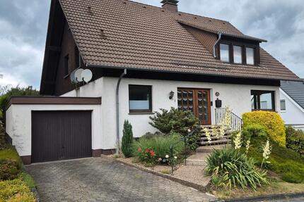 Freistehendes Einfamilienhaus mit Einliegerwohnung - Balve