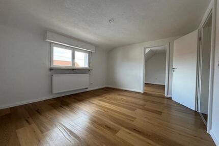 4 Zimmerwohnung - 1.300,00&nbsp;EUR Kaltmiete, ca.&nbsp; 70,00&nbsp;m&sup2; in Karlsruhe (PLZ: 76149) Neureut