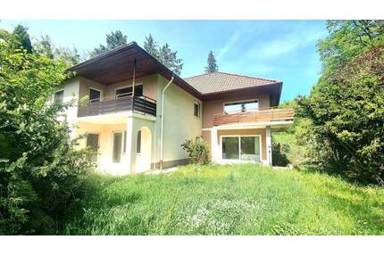 Einfamilienhaus mit Souterrainwohnung in einzigartiger Lage - Scheinfeld