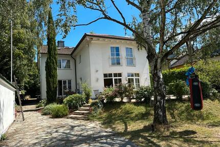 Stadtvilla in grüner Hanglage Wiesbaden City Ost. - von privat