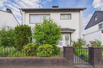 Raum für Familie. Zeit für eigene Ideen | Freistehendes Haus auf 804 m² Grundstück in Refrath - Bergisch Gladbach Alt-Refrath