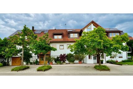 Stilvolle, neuwertige 3-Zimmer-DG-Wohnung mit Balkon und Einbauküche - Baindt