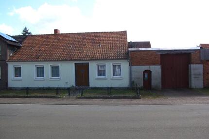 4-Seiten-Hof mit großem Grundstück und vielen Nebengebäuden - Salzwedel