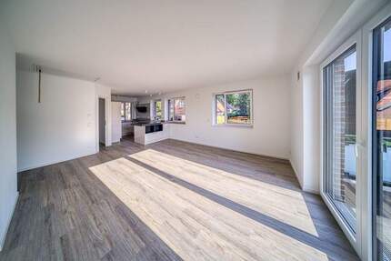 Moderne 4-Zimmer-Wohnung mit Balkon in Stade