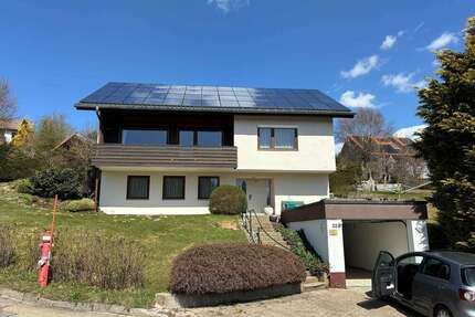 Haus zum Kaufen in Furtwangen 418.000,00 € 165 m²