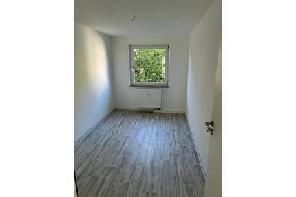 4-Zimmerwohnung mit Balkon im EG (Hochparterre) in Schramberg-Tal
