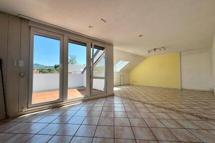 Großzügige 4-Zimmer-Dachgeschosswohnung mit Schwarzwald-Blick - Gundelfingen