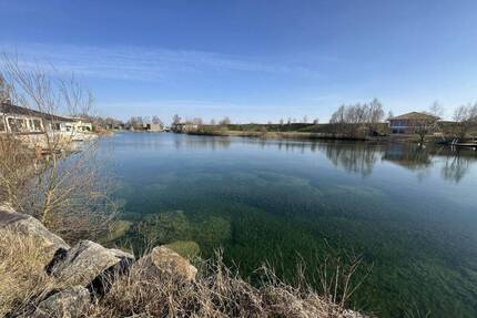 Wohnen, wo der Alltag Pause macht - Ihr bebaubares Grundstück direkt am See in Leipheim