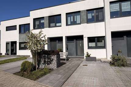 Haus zum Kaufen in Bitterfeld-Wolfen 320.000,00 € 95 m²