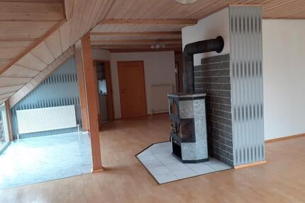 Sonnige 4-Zimmer-Wohnung mit großem Balkon - Parsberg