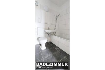 große 3 Zimmer, Balkon, frisch saniert, Aufzug - Zwickau Zwickau-Nord