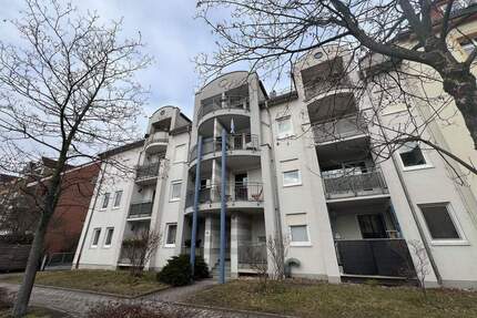 SCHICKE 3-RAUM WOHNUNG MIT BALKON UND TIEFGARAGENSTELLPLATZ - Dresden Seidnitz/Dobritz