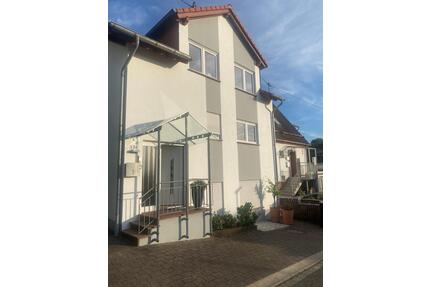 Karthause: Einfamilienhaus mit ELW, Garten & Blick - Koblenz