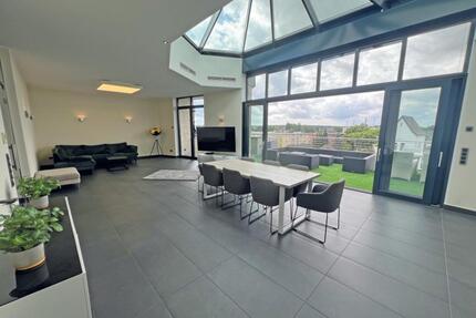 Penthouse mit großer Dachterrasse*luxuriöses Interieur +2 Garagen - Kerpen Buir
