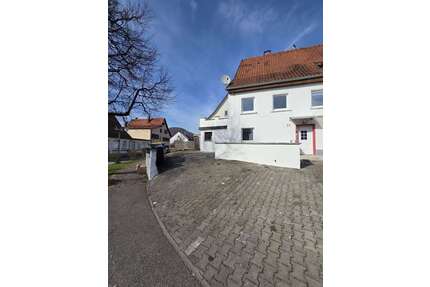 Haus zum Kaufen in Dürbheim 99.999,00 € 139.68 m²