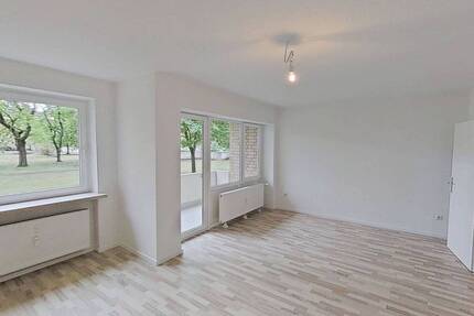 Große 2-Zimmer-Erdgeschosswohnung mit schönem BALKON - Burgdorf