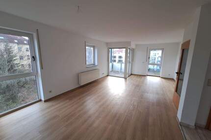 *Besichtigungen bitte telefonisch abstimmen* 3 - Raumwohnung - ab sofort frei - Gotha