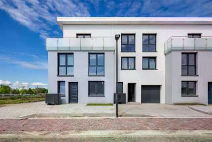 Haus zum Mieten in Sarstedt 1.990,00 € 188.36 m²