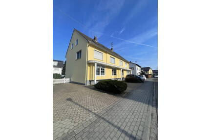 Wunderschöne, moderne, helle Wohnung in bester Lage. - Sankt Augustin