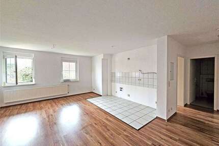 Wohnung zum Mieten in Halle 375,00 € 46 m²