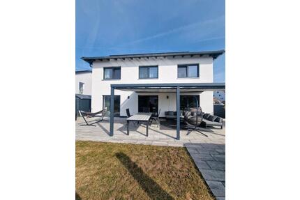 Modernes Einfamilienhaus mit Weitblick in Altdorf Eismannsberg - Altdorf bei Nürnberg