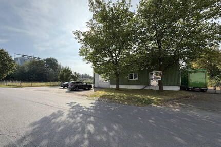 Grundstücksfläche nahe Umspannwerk mit vermieteter Halle - Wittingen