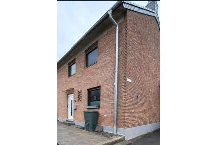 Reihenendhaus *Provisionsfrei* - 274.000,00&nbsp;EUR Kaufpreis, ca.&nbsp; 90,00&nbsp;m&sup2; in Wegberg (PLZ: 41844)