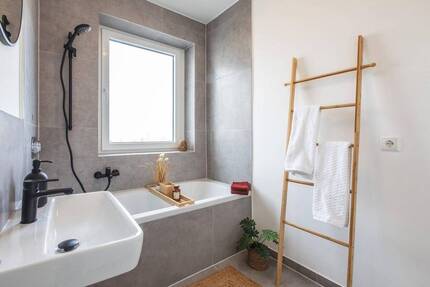 Erstbezug nach hochwertiger Sanierung - 4-Zimmer - Erdgeschosswohnung mit eigener Garage in Marl