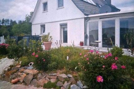 **Haus mit Fernsicht** - 11.111.111,00&nbsp;EUR Kaufpreis, ca.&nbsp; 100,00&nbsp;m&sup2; in Hirschberg (PLZ: 07927)