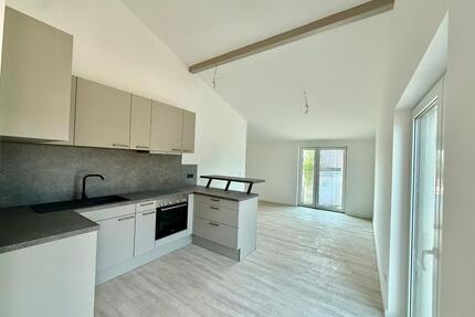 Neubau 2Zimmer OG Erstbezug EBK Balkon schnell in Lübeck & HH - Lasbek