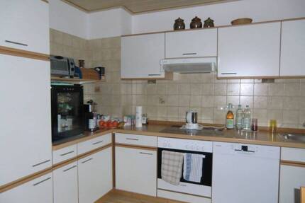 Ruhige und sehr gepflegte 3-ZKB-DG-Whg. mit Balkon in Ried