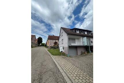 Vier-Zimmer-Wohnung in Adelshofen OT Neustett