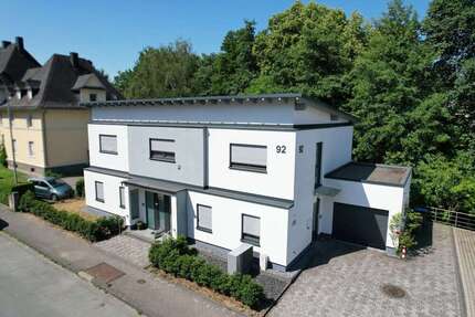 Haus zum Kaufen in Wetzlar 699.000,00 € 300.21 m²