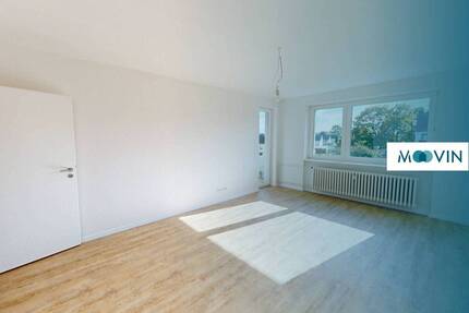 ERSTBEZUG NACH SANIERUNG: 3-Zimmer-Wohnung mit sonnigem Balkon - Neumünster Einfeld