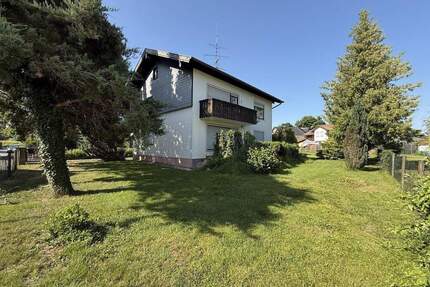 Freistehendes Einfamilienhaus auf großem Grund - Sanierungsbedarf - Kolbermoor