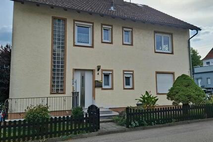Einfamilienhaus mit zwei Wohneinheiten. Zwei 3 Zimmerwohnungen - Kirchdorf an der Iller