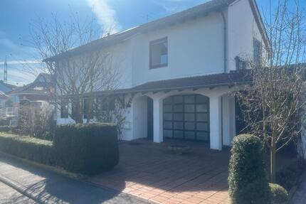 Einfamilienhaus mit Garten und Garage in Hochheim-Massenheim - Hochheim am Main