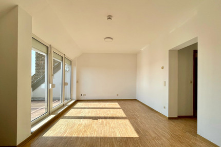 3 Zimmer Dachgeschoss Wohnung in Höchst zu vermieten - Frankfurt am Main Unterliederbach