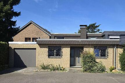 Stilvoller möblierter Splitlevel-Bungalow mit Garten - Köln Heimersdorf