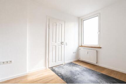 *Trier* frisch renovierte 1 ZKB Wohnung in zentraler Lage!