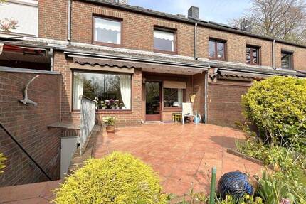 Perfekt für die Familie mit Vollkeller, Studio und Garage - Kaltenkirchen