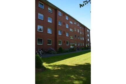 Sehr schöne, gut geschnittene und ruhige 2-Zimmer-Wohnung mit Balkon in St. Jürgen - Lübeck