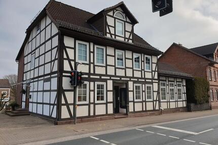 Großzügige 5-Zimmer-Wohnung m. Terrassen, Garagen u. Stellplätzen - Eschershausen