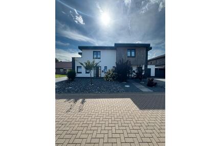 Doppelhaus mit 2 Wohneinheiten – 276 m² Wohnfläche, - Barßel