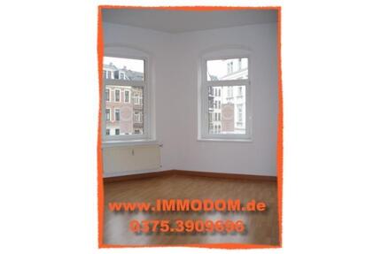 3-Zimmer-Wohnung mit LAMINAT, BALKON und Tageslichtbad mit Wanne und Dusche zu vermieten! - Zwickau