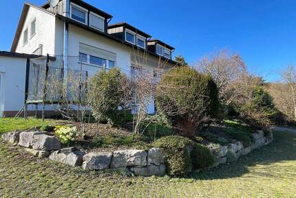 Ruhig gelegene und großzügige 4,5-Zi.-EG-Wohnung mit Terrasse in Horheim - Wutöschingen