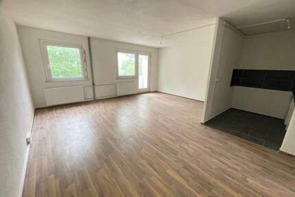 ! ERSTBEZUG ! Wohnen in Familiengerechter Lage - Schneeberg Neustädtel