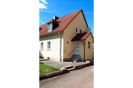 Frühling im Haus - 990,00&nbsp;EUR Kaltmiete, ca.&nbsp; 100,00&nbsp;m&sup2; in Halle (Saale) (PLZ: 06132) Silberhöhe