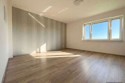 Wohnung zum Kaufen in Saarbrücken 155.000,00 € 81 m²